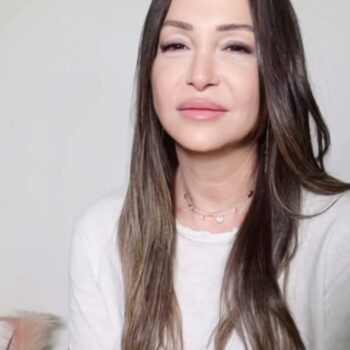 סיגל מספרת לנו קצת על הקוסמטיקה🫶🏻 
מה המוצר שהוא חובה בעיניכם?
#קוסמטיקה #אנטיאייג